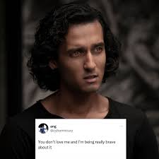 I'm so jealous of him because he had a chance to interact with Rosé and he  hugged her, but without knowing that he hates Rosé like this, our baby  doesn't deserve this.