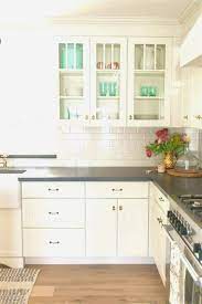 6 Outstanding Kitchen Backsplash Ideas That Make You Feel Like A Professional Chef Houseminds Kitchen Renovation White Kitchen Backsplash Kitchen Cabinets Decor
