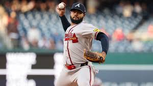 Braves righty Reynaldo Lopez on IL with shoulder inflammation