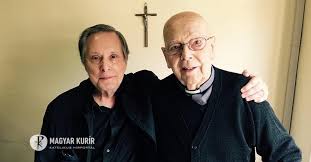 Scopri ricette, idee per la casa, consigli di stile e altre idee da provare. Dokumentumfilm Keszult Amorth Atyarol Amint Ordoguzest Vegez Magyar Kurir Katolikus Hirportal