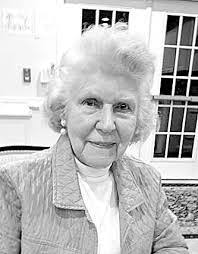 Elliott Carroll's Instagram, Twitter & Facebook