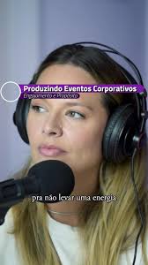 by Pam Herrera (@escoladoshowbusiness)