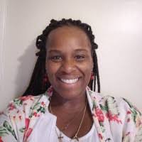 Lisa Diggins's Instagram, Twitter & Facebook