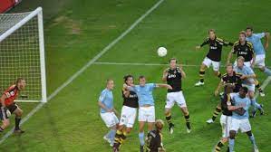 Heading A Soccer Ball - Tips And Drills (Here's How) ○ 2022