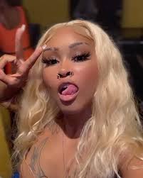 Kenisha Harris (@meet.royaal) • Instagram photos and videos