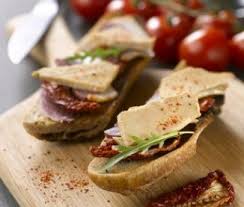 Bruschetta Au Foie Gras Entier Et Magret Seche Aux Tomates Confites Idee Aperitif Dinatoire Magret Seche Recette