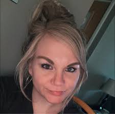 Can someone remove objects from a photo?