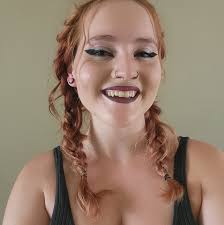 Listen to the same song here 🙋‍♀️