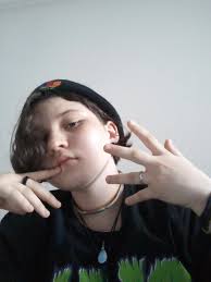 Need a NB name, a beautifull hummingbird told me Jesse but i need more  options (took me 6 months to post this lol) : r/lgbt