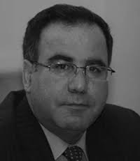 من هو خليل عجمي؟