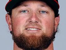 Yankees acquire right-handed reliever Kirby Yates from Indians