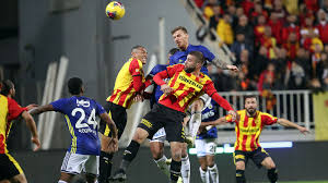 İlk 2 haftayı puansız kapatan göztepe karşısında etkili bir oyun. Goztepe 2 2 Fenerbahce Fenerbahce Spor Kulubu