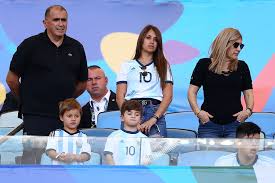 Jorge messi acaba de llegar al aeropuerto de bcn. Antonella Roccuzzo Jorge Messi Celia Maria Cuccittini Jorge Messi Photos Zimbio