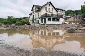 (lapresse) proseguono le inondazioni nell'ovest della germania a causa dell'esondazione dei fiumi reno e mosella, ingrossati nei giorni scorsi dalla pioggia e. 89klqd4jvuuamm