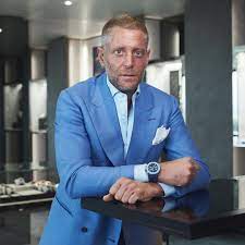 Lapo elkann is selling off some of his impeccably stylish if rather inscrutable cars through his garage italia customs outfit. Lapo Elkann Cambia Vita E Dice Addio Alle Vecchie Passioni Ilgiornale It