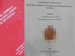 Tentukan terlebih dahulu rumusan masalah berupa latar belakang masalah beserta masalah, ini nantinya akan menjadi latar belakang masalah dan rumusan masalah pada bab 1 pendahuluan. 6 Judul Skripsi Ini Nyeleneh Banget Sukses Bikin Penasaran Hot Liputan6 Com