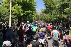 Jun 05, 2021 · chile camina hacia el matrimonio igualitario empujado por sebastián piñera a menos de 10 meses de dejar el gobierno, el presidente de derecha impulsa con urgencia una iniciativa que divide a su. Videos Asi Fue La Manifestacion De Ciclistas Frente A La Casa De Sebastian Pinera