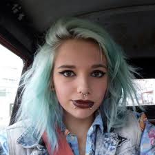 demi hurst (@hursty_96)