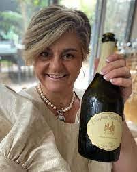 Regina Winebarger's Instagram, Twitter & Facebook