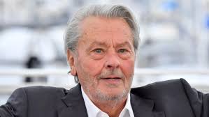 Mais, de quoi souffre alain delon au juste ? Un An Apres Son Avc Alain Delon S Exprime Edition Digitale De Liege