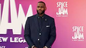 He became a regular cast member of the howard stern show. H Ksakv Osu1vm