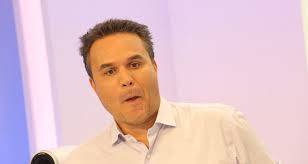 Didier Robert pousse (encore) la chansonnette