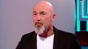Vincent rouil, doit son surnom de vincent lagaf' aux nombreuses gaffes qu'il commet lors de son passage au club med. Vincent Lagaf Evoque Ses Petages De Plombs Quand Il Etait Au Sommet De Sa Carriere Voici