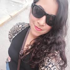 Pocoyó está deseando que llegue el verano para poder seguir recorriendo el  mundo, pero no sabe si elegirá playa o montaña... 🙄 ¿Qué le aconsejarías?  🏝 Pocoyo is looking forward to the