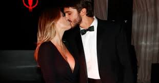 Ho letto che sarei fidanzata… vi confesso che non vedo l'ora di innamorarmi di nuovo e sappiate che quando succedera? Barbara Berlusconi E Quattro Volte Mamma E Nato Francesco Amos Donna Moderna