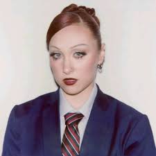 DATO MUY ANIMADO! Kagamine Rin y Len son VOCALOIDs lanzados en 2007,  representando un par de voces, una femenina y otra masculina.  Originalmente, se pensó en ellos como gemelos, pero fueron presentados