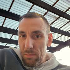 Fresh haircut , so thought I'd post , no longer long Goldilocks , 54 years  young , westmids area , looking for like-minded friends