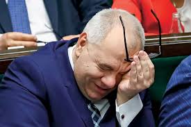 SPORT] Ostatni dzień okienka transferowego. Pomocnik Jacek Sasin przechodzi  za 70 mln zł do Pocztowca.