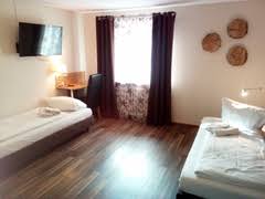 Gut erreichbar steht in eisenberg ein wohngebäude mit etwa 20 barrierefreien und altersgerechten wohnungen, die für eine oder zwei personen ausgelegt sind. Unsere Besten Monteurzimmer In Eisenberg Pfalz á… Ab 8 00 Mieten