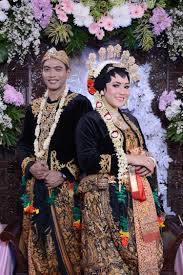 Yuk, konsultasikan ke penjahit langgananmu! Foto Rias Pengantin Adat Jawa Sunda Dan Muslimah Berhijab Paket Pernikahan Catering Dekorasi Pelaminan Rias Pengantin Luwes