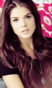 Courtney Lowell's Instagram, Twitter & Facebook