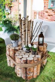 A Homemade Birchwood Garden Table For The Lou Garten Ideas Diy Gartendekoration Gartendekoration Gartentisch Holz