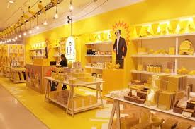 Selfridges Big Yellow Shop Shop Interiors Yellow Shop Store Design