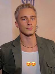 Drew Starkey Best Pictures