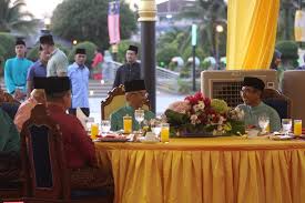 Jadikan ramadhan sebagai sarana untuk melakukan perbaikan diri dan menjadi insan yang lebih baik. Agong Berbuka Puasa Bersama Rakyat Melaka Melakakini