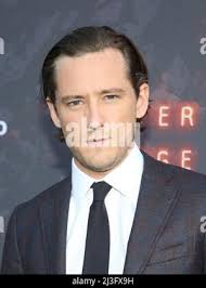 Lewis Pullman bei der Premiere von „'Outer Range“ im Harmony Gold Theater  am 7. April 2022 in Los Angeles, CA. © Janet Gough