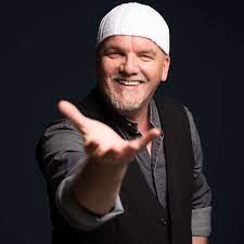 Diese coole dj ötzi mütze wurde aus weichen baumwollmischgarn gearbeitet. Witzig So Wahlt Dj Otzi Seine Mutzen Aus Stars