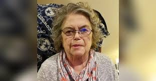 Debbie Mishler's Instagram, Twitter & Facebook