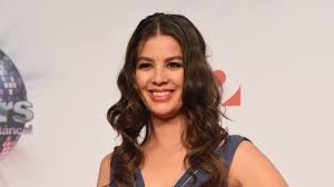 Ördög nóra és nánási pál a tavaly nyílt kisboltban balatonakarattyán. Adomanygyujtes Ordog Noraek Kisboltjanal Nlc Hu