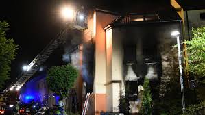 Provisionsfrei und vom makler finden sie bei immobilien.de. Hockenheim Brand In Mehrfamilienhaus Flammen Zerstoren Zwei Wohnungen