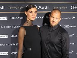 Ronja furrer und rapper stress im verflixten 7 jahr haarsträubend: Https Www Xn Bckstage 0za Ch Movies News Rasante Er C3 B6ffnung Am Zff