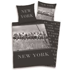 Découvrez notre sélection et faite plaisir à votre petite fille ou votre petit garçon en achetant une de ces housses de couette enfant qu'il sera ravi de retrouver au moment du. Parure De Couette Enfant New York Gratte Ciel 1 Housse De Couete 140x200cm 1 Taie 65x65cm Noir Er Gris Cdiscount Maison