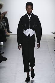 Black And White Fashion Show Tome Fall 2017 Ready To Wear Fashion Show Fashion Fall Fashion 2017 Fall Outerwear