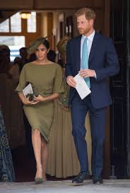 Není novinkou, že je meghan markle, vévodkyně ze sussexu, psychicky nestabilní, krutá, malicherná, panovačná a sebestředná, zaznamenávali jsme to docela často. Princ Harry A Jeho Zena Meghan Vevodkyne Ze Sussexu Saty Znacky Ralph Lauren Ji Udelaly Skvelou Sluz Meghan Markle Dress 40 Fashion Women Meghan Markle Style