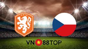 Trên hàng công, hlv frank de boer nhiều khả năng sẽ sử dụng donyell malen đá cặp cùng memphis depay sau khi tiền đạo của psv gây ấn tượng tốt 2 trận cuối vòng bảng. Pnoy7q Km3wjim