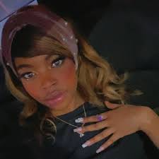 Raise your hand if you're Serena 🙋🏾 Faking it all night be having me OVER  ITTTT creator: @alx8177 #serverlife #restaurant #waitress #Server